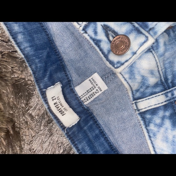 Light blue fringe shorts 😍 - Picture 3 of 3